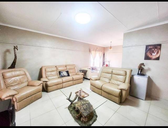 3 BEDROOM FREESTANDING FOR SALE IN STILFONTEIN EXT 1